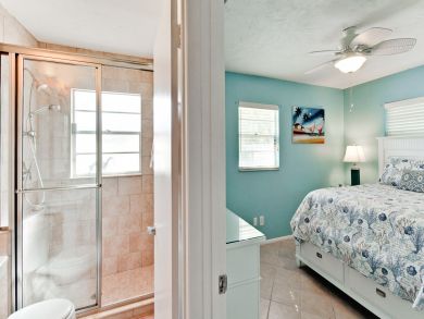 Charming Vacation Cottage Renovated on Anna Maria Island